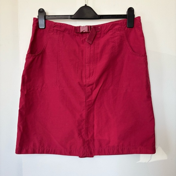 ✨Columbia Vintage Red Belted Skirt - Size M - Picture 1 of 4